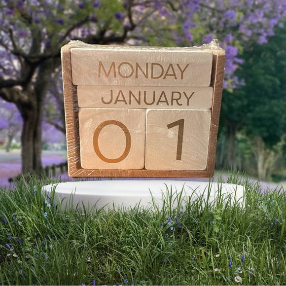 NWT Perpetual‎ Calendar - Picture 2 of 5